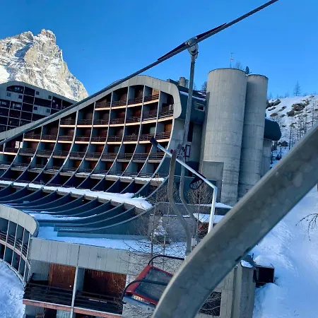 Cervinia In Out - With Terrace アパート *